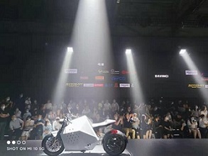 公司與清華大學聯合完成純重型機車DC100/DC CLASSIC開發